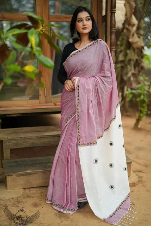 হাতে বোনা জামদানি শাড়ি
